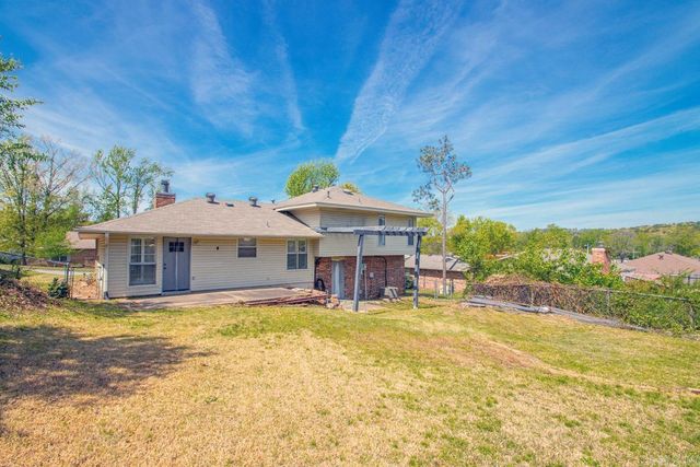 409 Parkway Place Drive, Little Rock, AR 72211