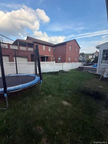 1001 5th Avenue, New Hyde Park, NY 11040