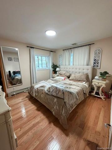 1001 5th Avenue, New Hyde Park, NY 11040