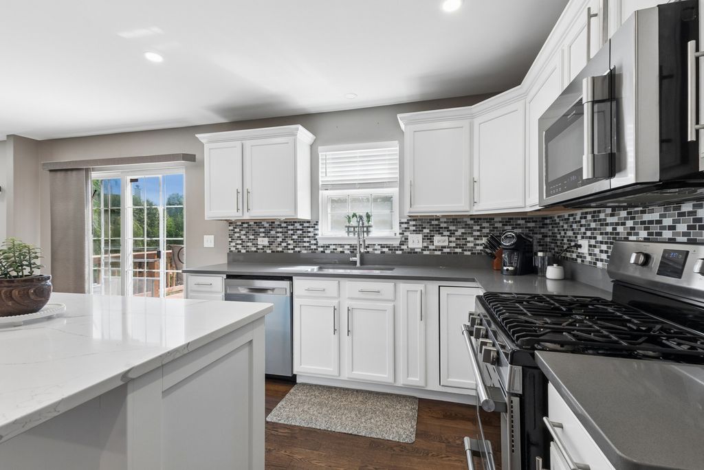 17054 S Neuberry Ridge Court, Lockport, IL 60441 — photo 5