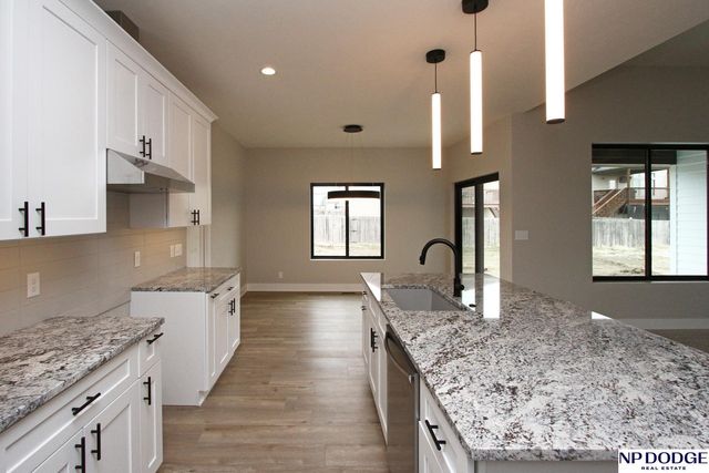 2748 South Creek Road, Lincoln, NE 68516