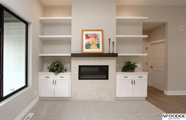 2748 South Creek Road, Lincoln, NE 68516