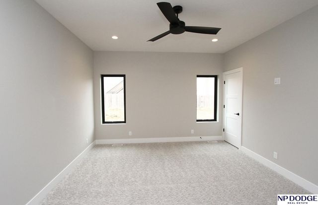 2748 South Creek Road, Lincoln, NE 68516