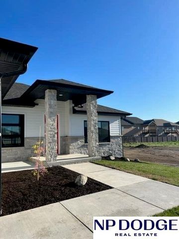 2748 South Creek Road, Lincoln, NE 68516