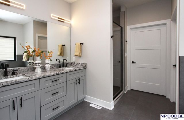 2748 South Creek Road, Lincoln, NE 68516