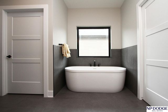 2748 South Creek Road, Lincoln, NE 68516