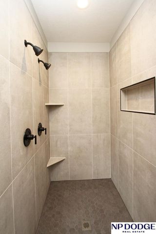 2748 South Creek Road, Lincoln, NE 68516