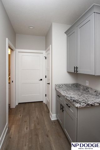 2748 South Creek Road, Lincoln, NE 68516