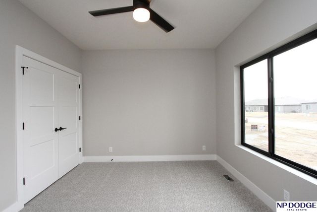 2748 South Creek Road, Lincoln, NE 68516