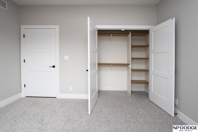 2748 South Creek Road, Lincoln, NE 68516