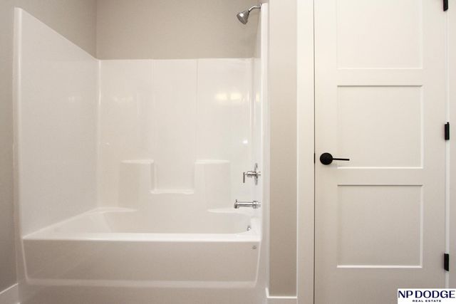 2748 South Creek Road, Lincoln, NE 68516