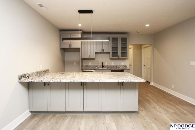 2748 South Creek Road, Lincoln, NE 68516