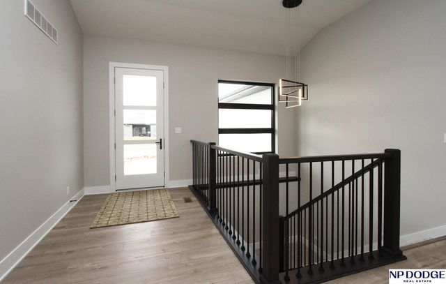 2748 South Creek Road, Lincoln, NE 68516