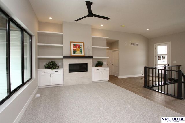 2748 South Creek Road, Lincoln, NE 68516