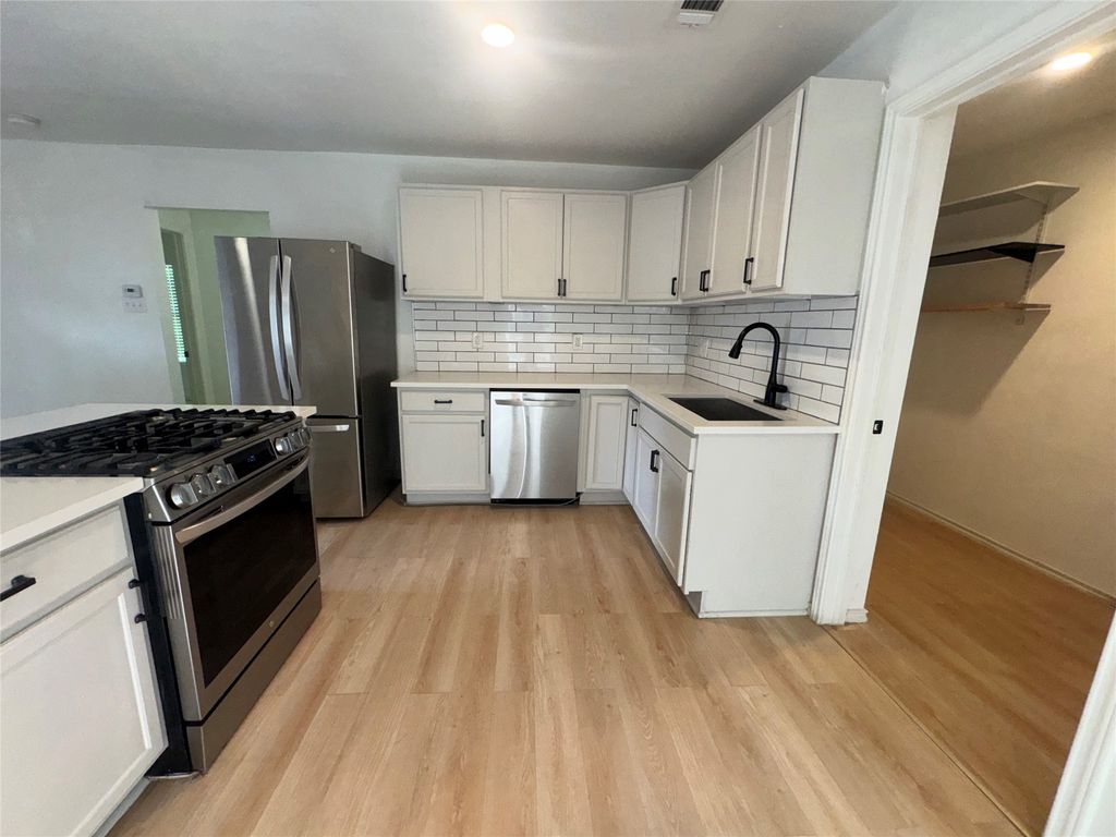3518 Grafton Avenue, Dallas, TX 75211