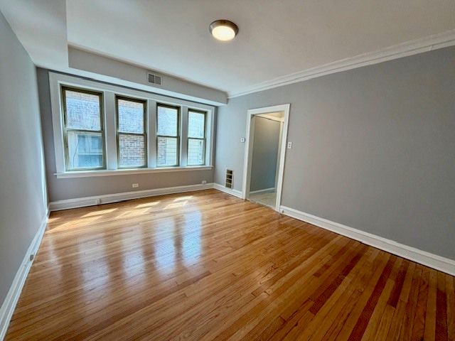 7932 S KINGSTON Avenue 1S, Chicago, IL 60649