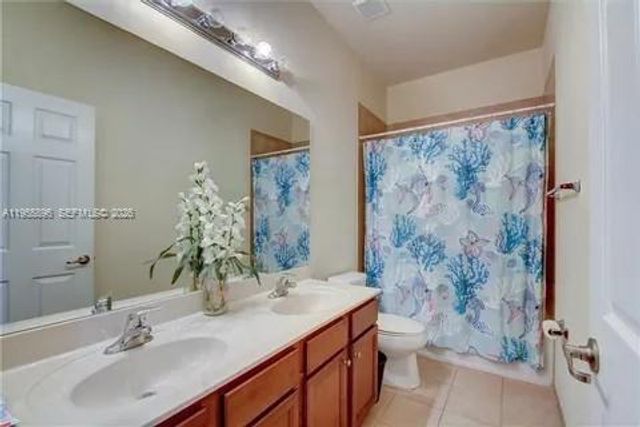 3195 NW 31st Ter, Oakland Park, FL 33309