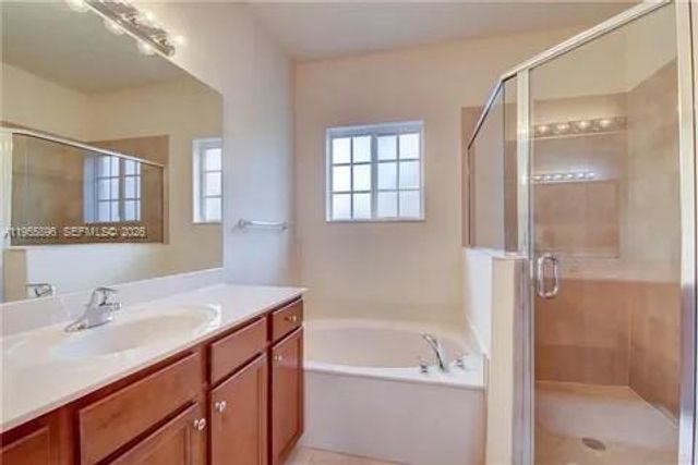 3195 NW 31st Ter, Oakland Park, FL 33309