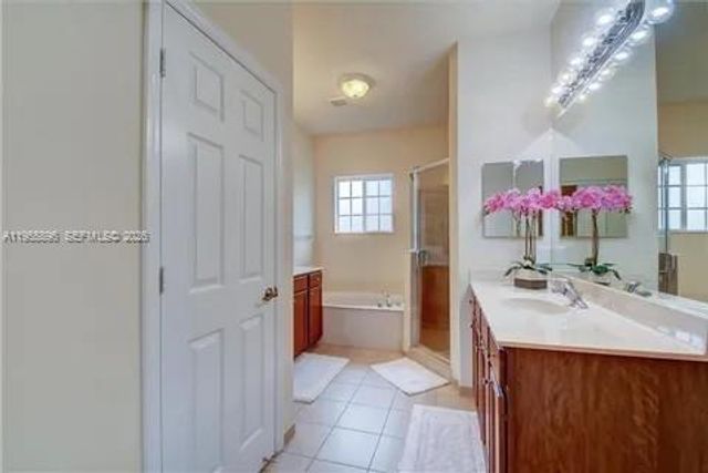 3195 NW 31st Ter, Oakland Park, FL 33309