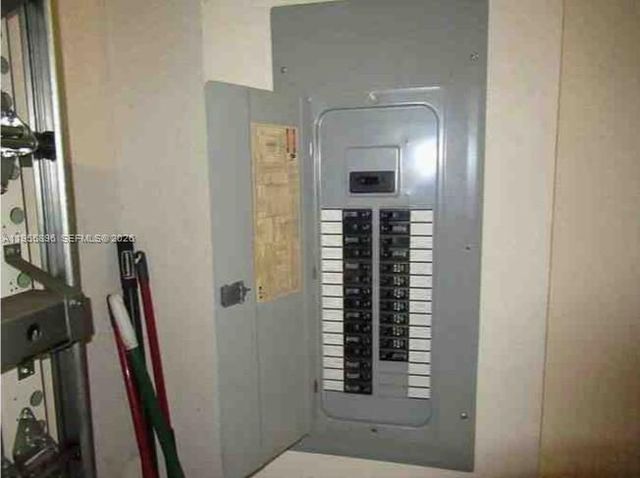 3195 NW 31st Ter, Oakland Park, FL 33309