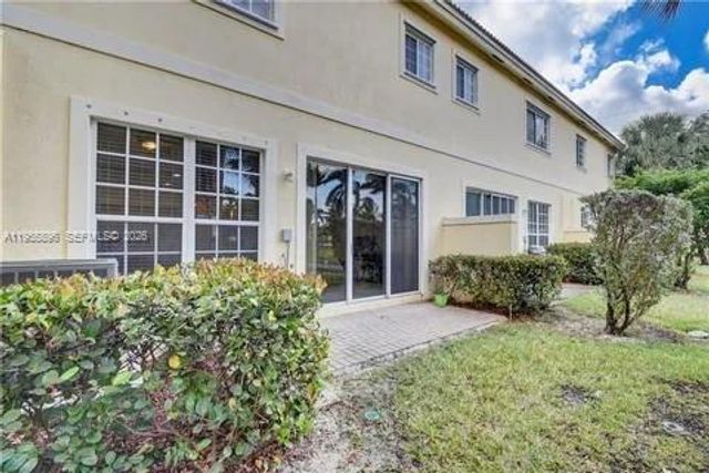 3195 NW 31st Ter, Oakland Park, FL 33309
