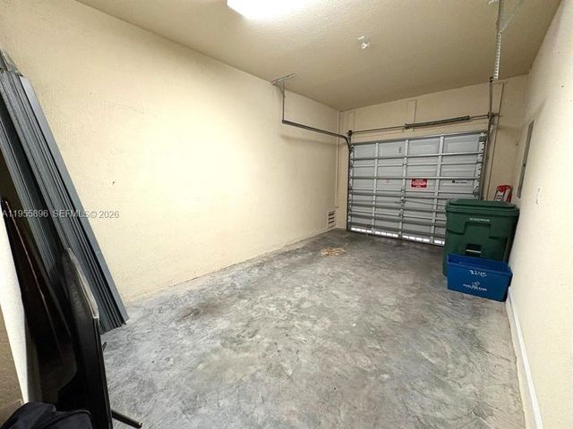 3195 NW 31st Ter, Oakland Park, FL 33309