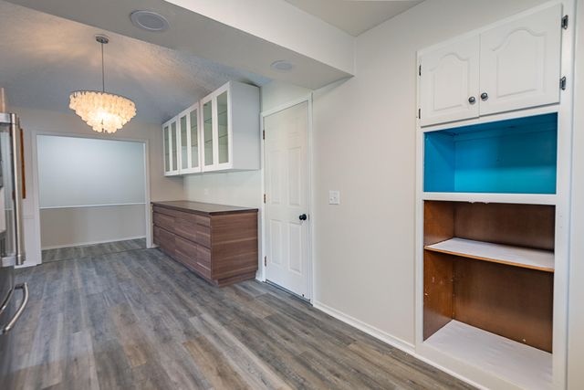 3313 W Camelot Street, Springfield, MO 65807