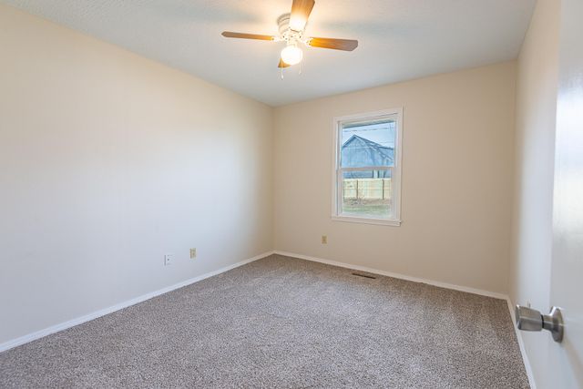 3313 W Camelot Street, Springfield, MO 65807