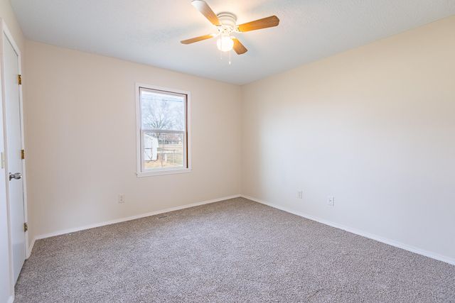 3313 W Camelot Street, Springfield, MO 65807