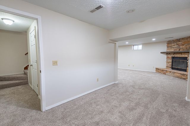 3313 W Camelot Street, Springfield, MO 65807