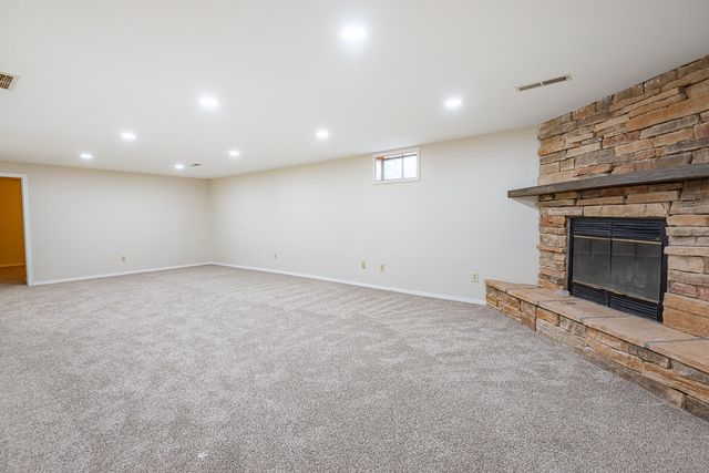 3313 W Camelot Street, Springfield, MO 65807