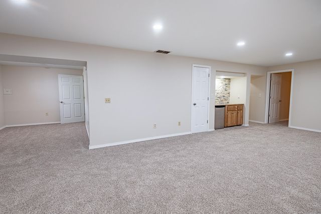 3313 W Camelot Street, Springfield, MO 65807