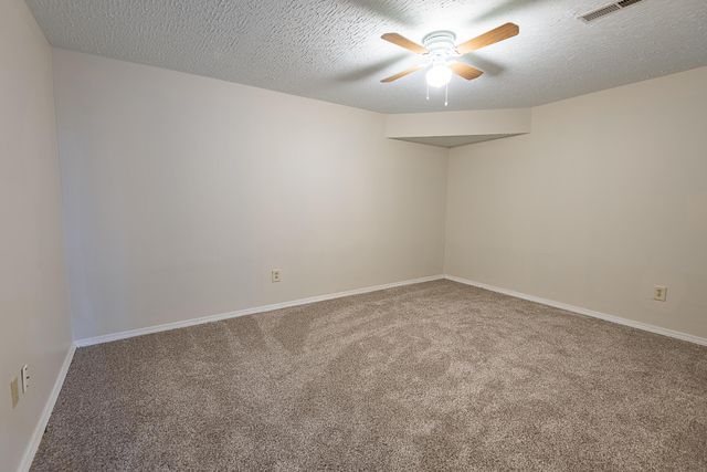 3313 W Camelot Street, Springfield, MO 65807