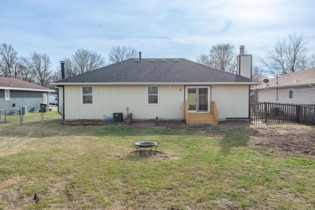 3313 W Camelot Street, Springfield, MO 65807