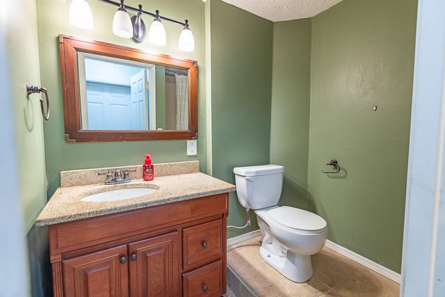 3313 W Camelot Street, Springfield, MO 65807