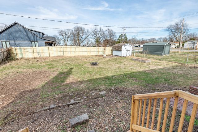 3313 W Camelot Street, Springfield, MO 65807