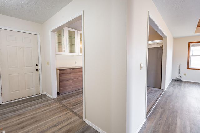 3313 W Camelot Street, Springfield, MO 65807