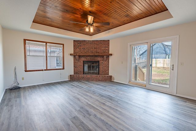 3313 W Camelot Street, Springfield, MO 65807