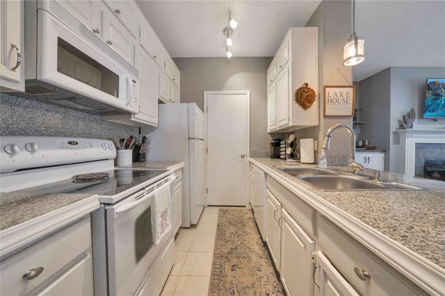 2164 Tanglewood Boulevard C215, Pottsboro, TX 75076