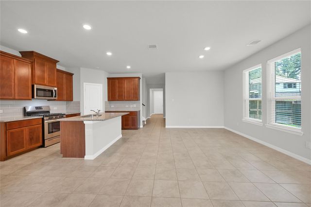 175 Gray Pine Grove, Willis, TX 77318