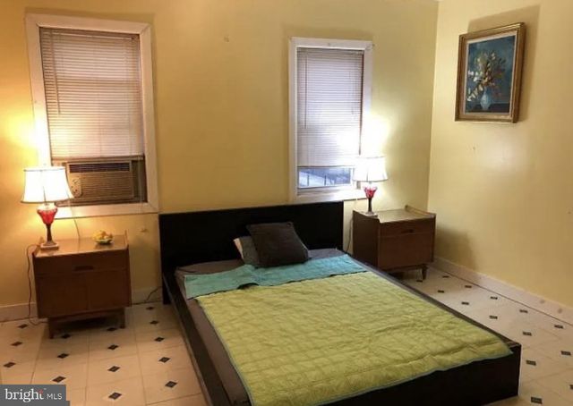 2070 E SOMERSET ST, Philadelphia, PA 19134