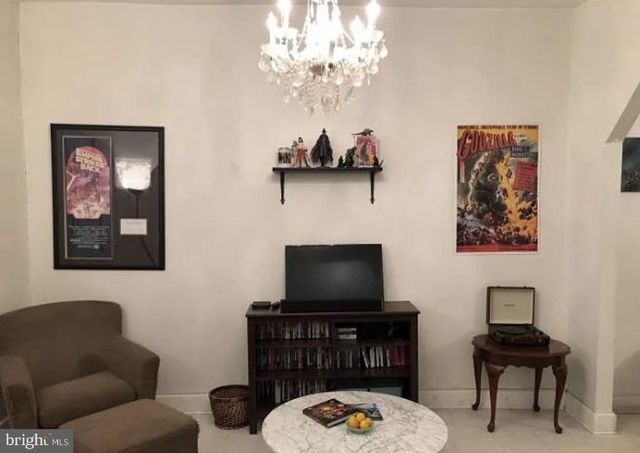 2070 E SOMERSET ST, Philadelphia, PA 19134