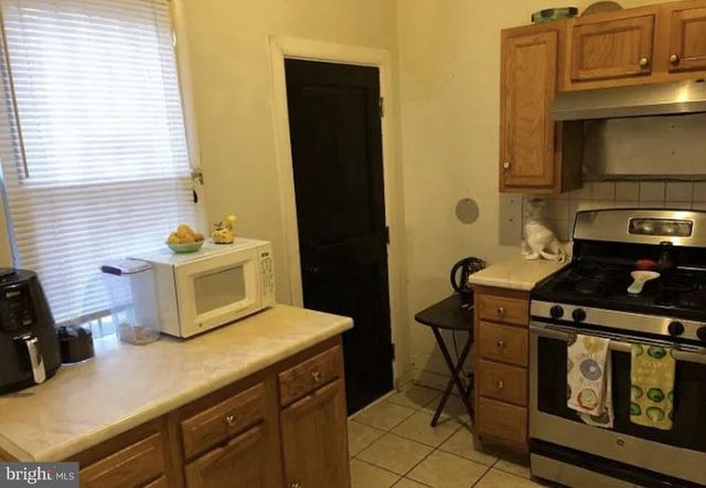 2070 E SOMERSET ST, Philadelphia, PA 19134