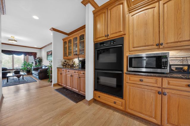55733 Whitney Court, Shelby Twp, MI 48315