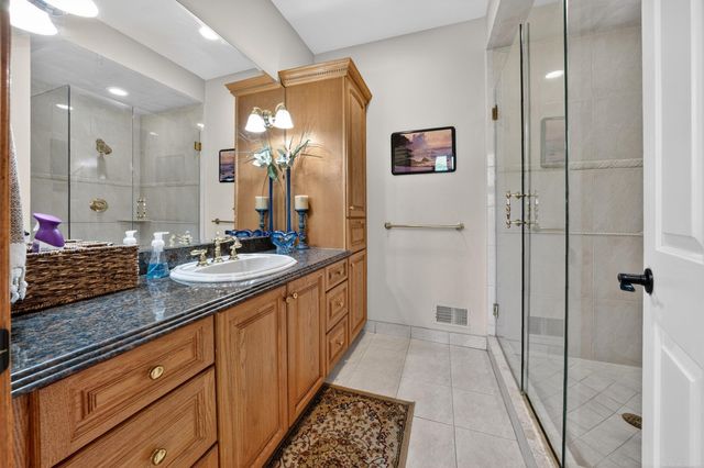 55733 Whitney Court, Shelby Twp, MI 48315