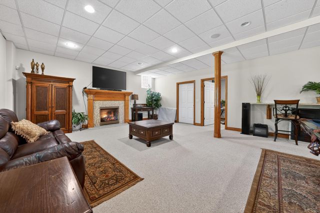 55733 Whitney Court, Shelby Twp, MI 48315