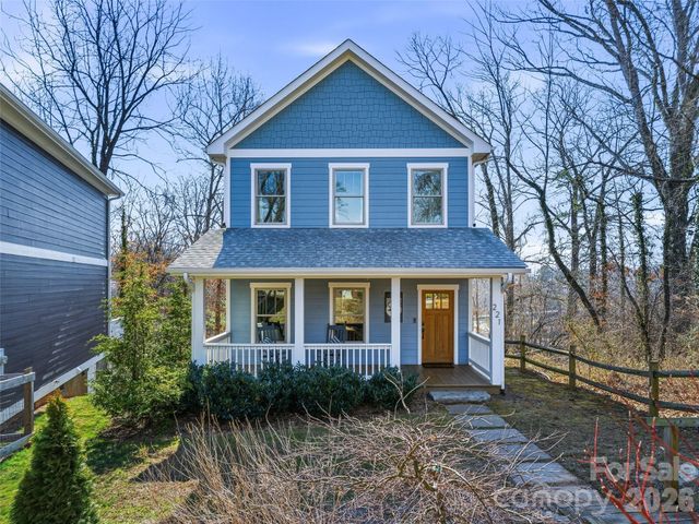 221 Courtland Place, Asheville, NC 28801