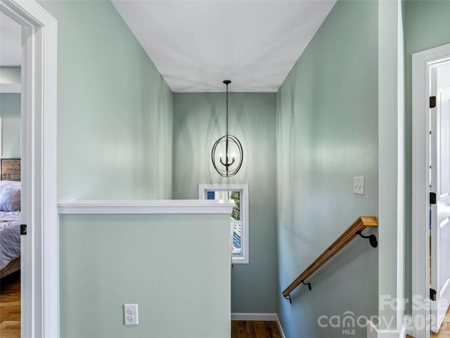 221 Courtland Place, Asheville, NC 28801