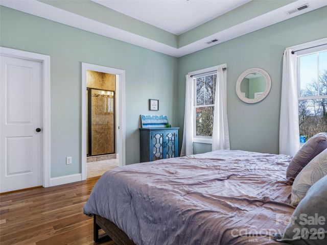 221 Courtland Place, Asheville, NC 28801