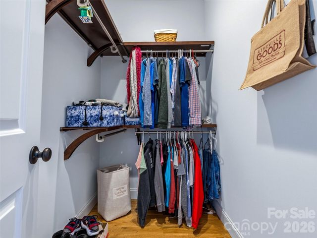 221 Courtland Place, Asheville, NC 28801